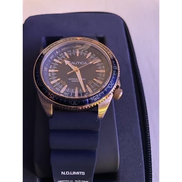 Nautica watch men blue new comes with case - Picture 1 of 6